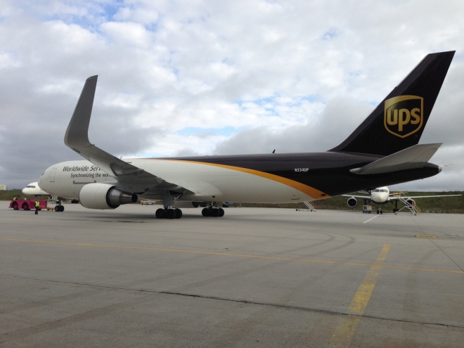 Boeing 767 UPS-u z zamontowanym rozpraszaczem